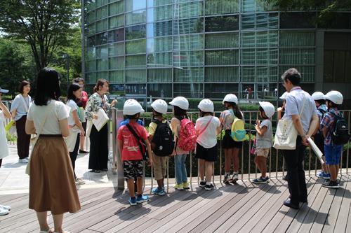 建築ツアーの様子