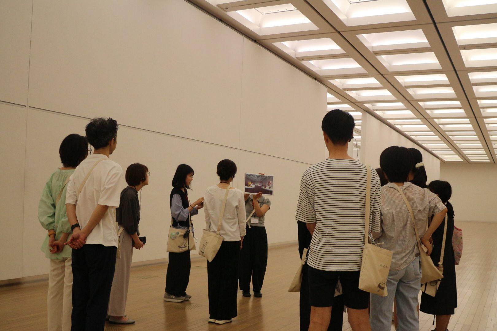 建築ツアースタンダードコースの様子