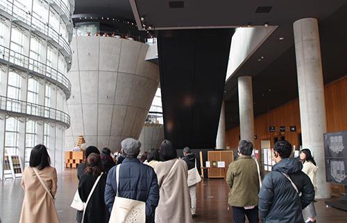 建築ツアーの様子