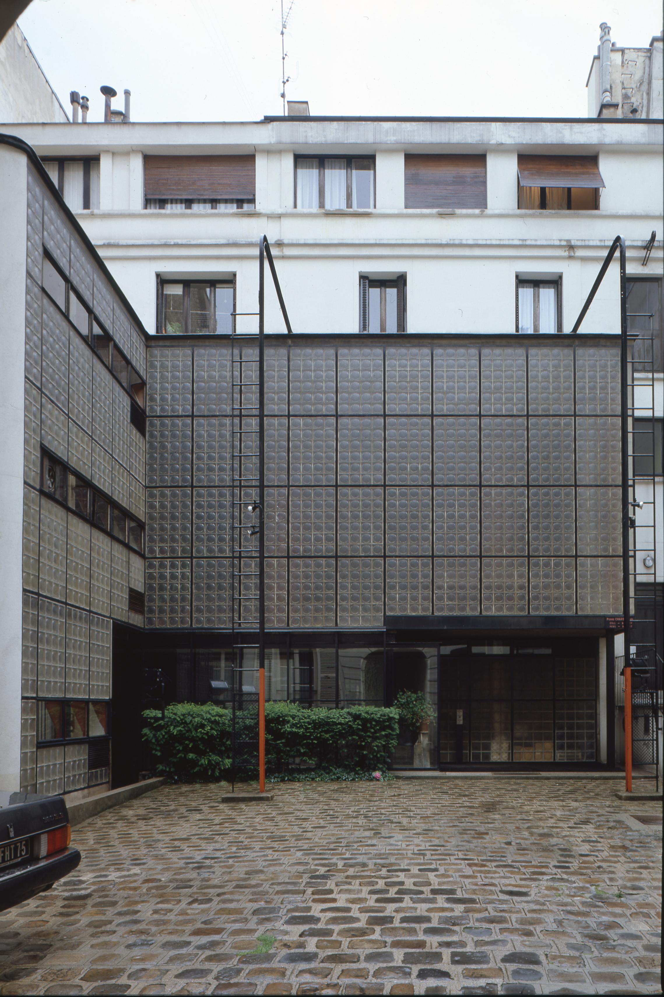 6_Pierre Chareau, Maison de Verre.jpg